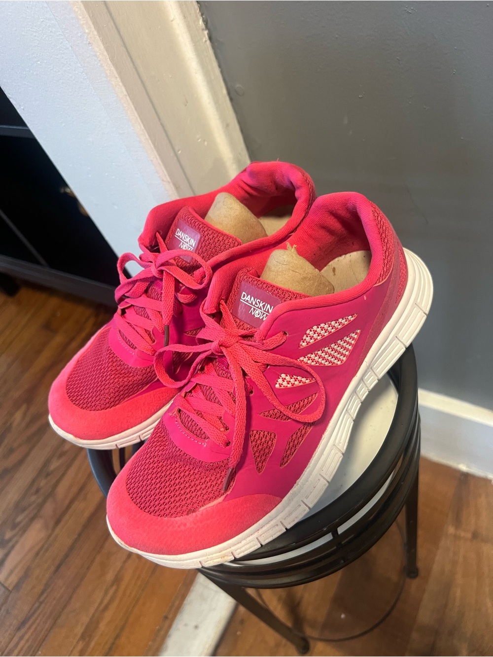 Danskin Now Women's Pink Athletic Sneakersy size 8